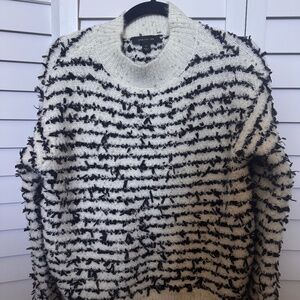 Divine Ann Taylor XS holiday sweater !